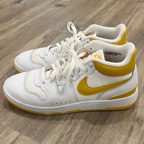 Nike White and Gold Sneakers - Picture 1 of 4
